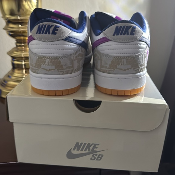 Nike SB Dunk Low Rayssa Leal size 10.5 - Picture 6 of 6